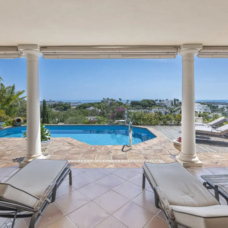 Sale of detached villa in Benahavís