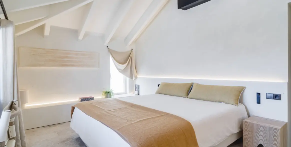 Venta de ático dúplex en The Golden Mile 19