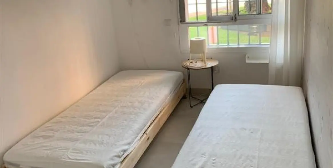 Alquiler a corto plazo de apartamento en planta baja en Estepona 12