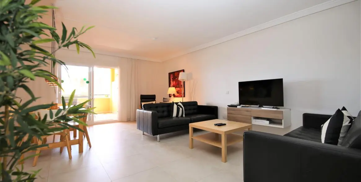 Alquiler a corto plazo de apartamento en planta baja en Estepona 14
