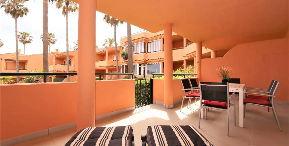 Alquiler a corto plazo de apartamento en planta baja en Estepona 16