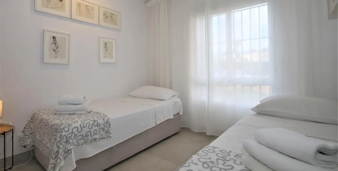 Alquiler a corto plazo de apartamento en planta baja en Estepona 19