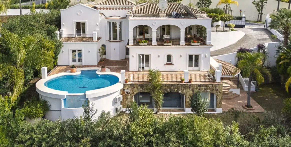 Краткосрочная аренда  отдельно стоящей виллы в La Quinta 1