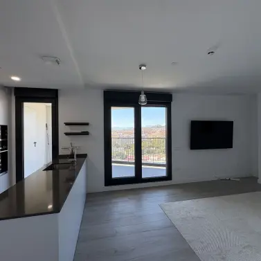 Long-term rent of middle floor apartment in Martiricos
