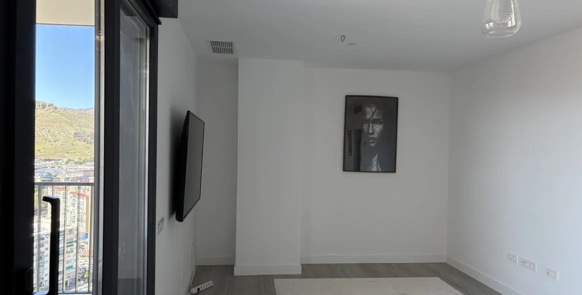 Long-term rent of middle floor apartment in Martiricos 4