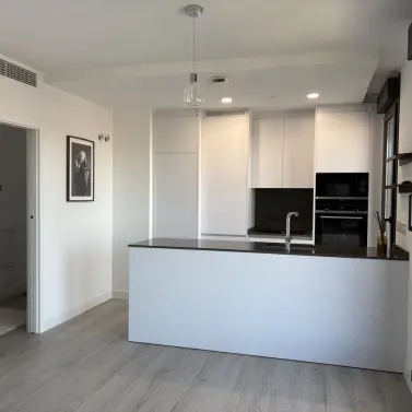 Long-term rent of middle floor apartment in Martiricos