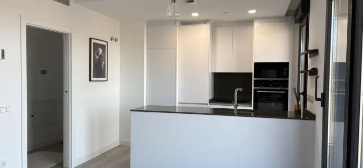 Long-term rent of middle floor apartment in Martiricos 4
