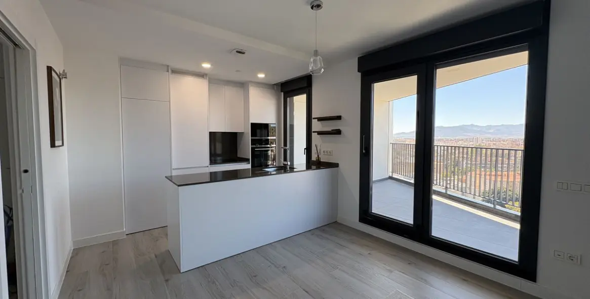 Long-term rent of middle floor apartment in Martiricos 7