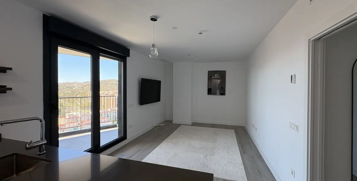 Long-term rent of middle floor apartment in Martiricos 13