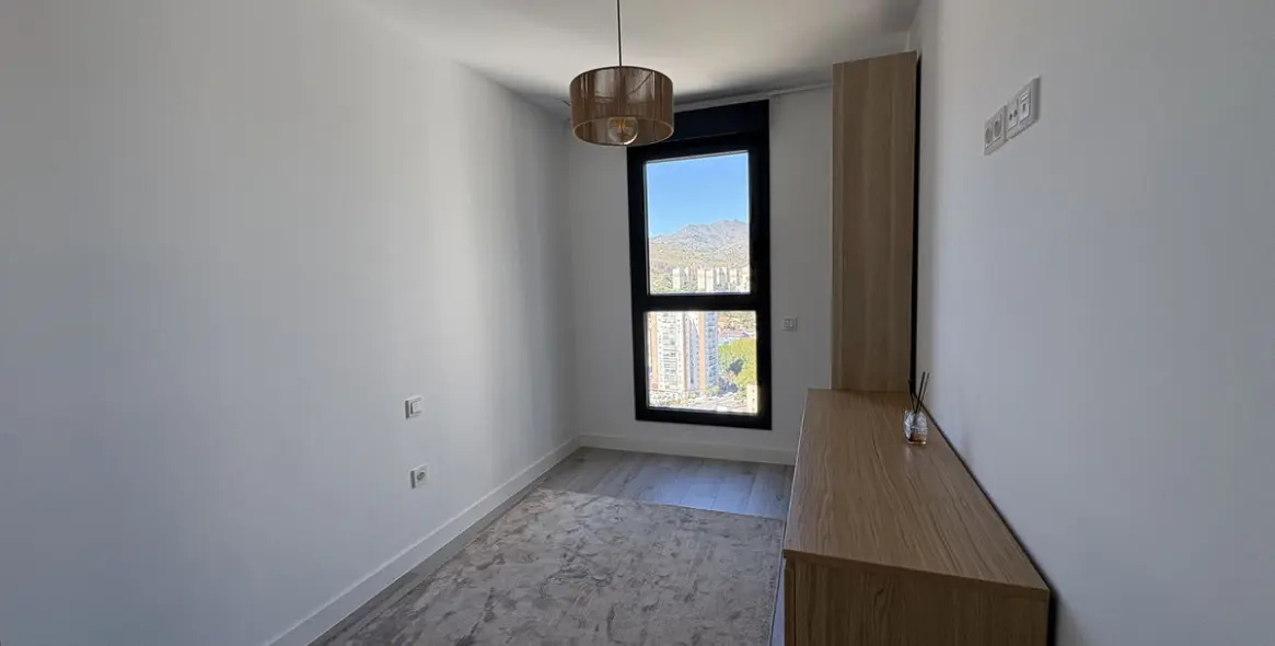 Long-term rent of middle floor apartment in Martiricos 15