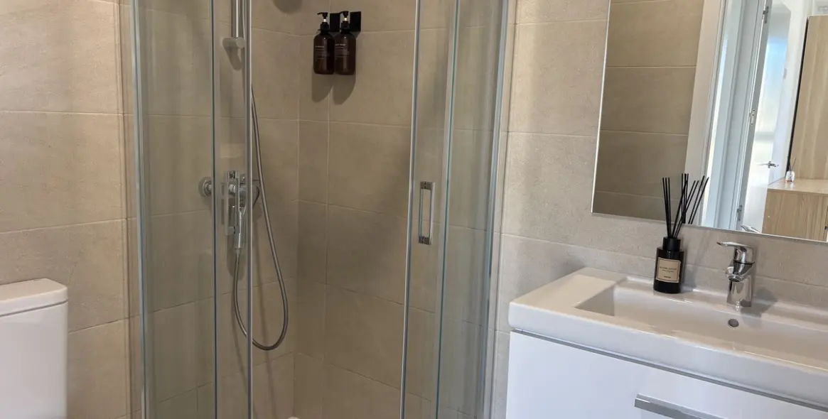 Long-term rent of middle floor apartment in Martiricos 20