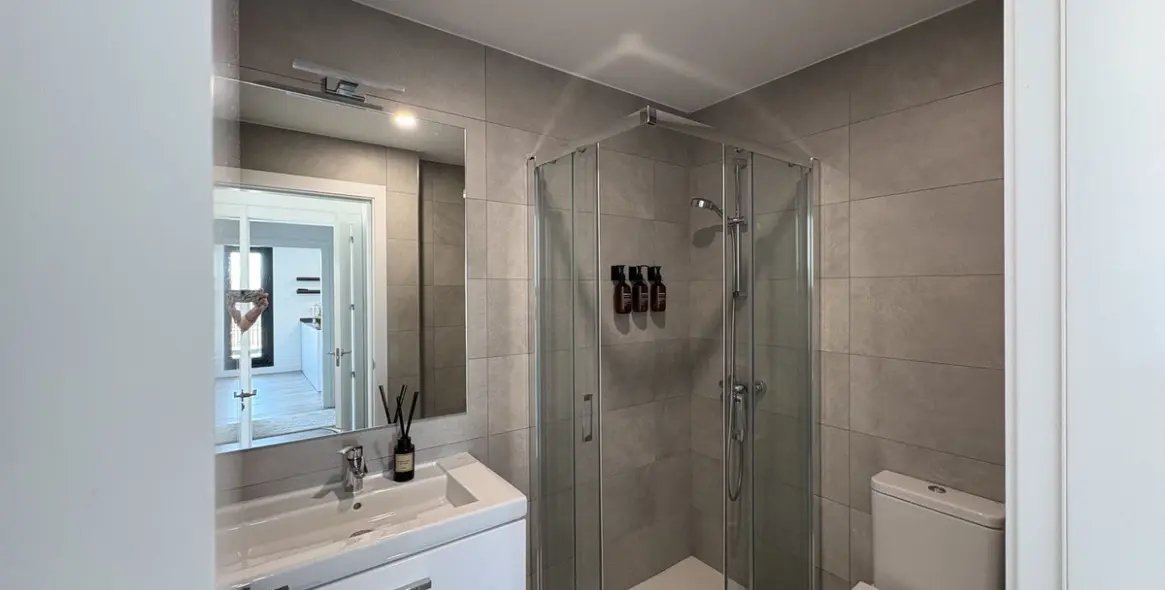 Long-term rent of middle floor apartment in Martiricos 21