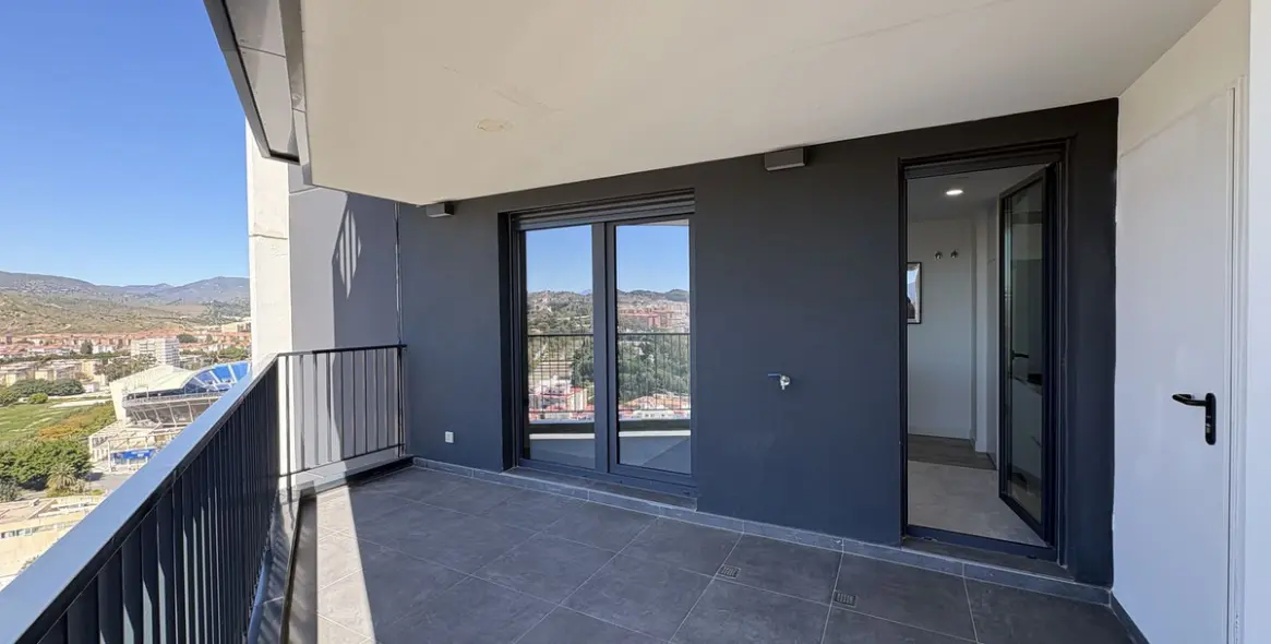 Long-term rent of middle floor apartment in Martiricos 25