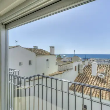 Долгосрочная аренда апартаментов на среднем этаже в Puerto Banús