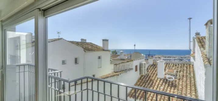 Долгосрочная аренда апартаментов на среднем этаже в Puerto Banús 0