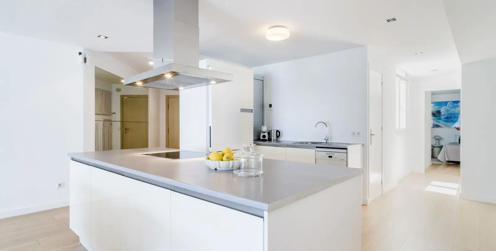 Long-term rent of middle floor apartment in Puerto Banús 10