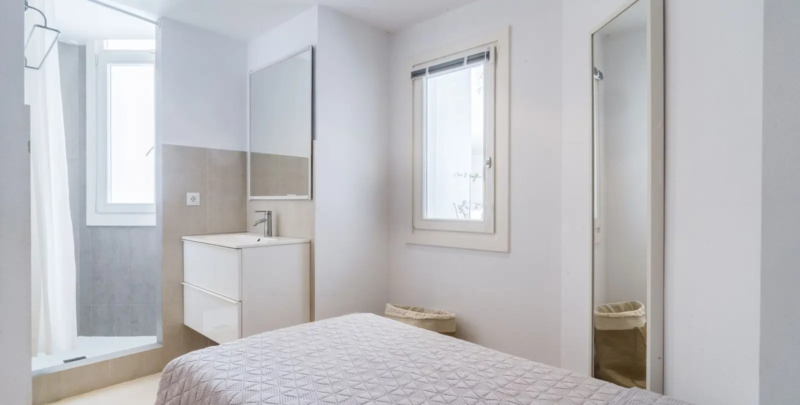 Long-term rent of middle floor apartment in Puerto Banús 14