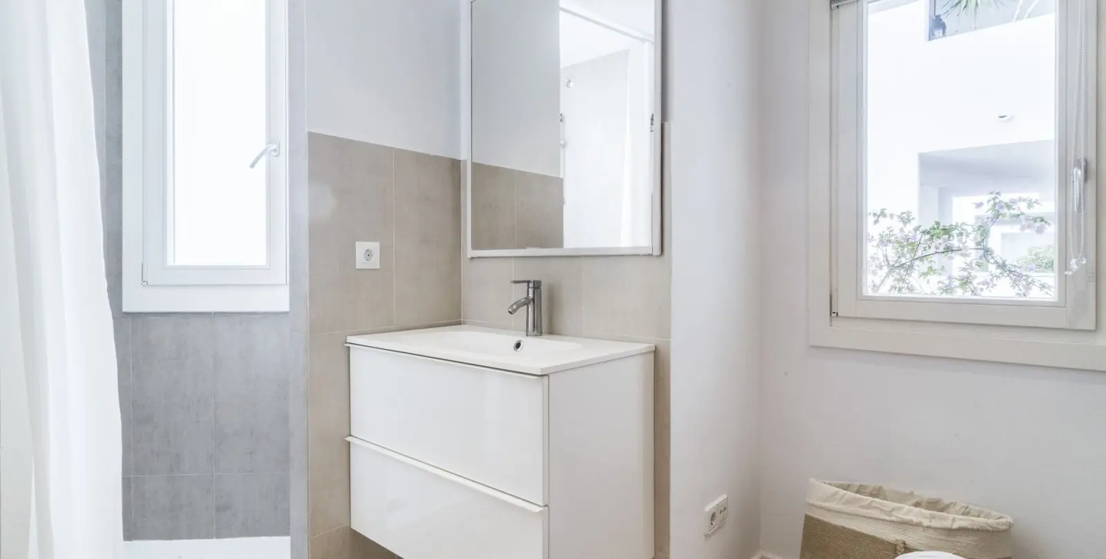 Long-term rent of middle floor apartment in Puerto Banús 15