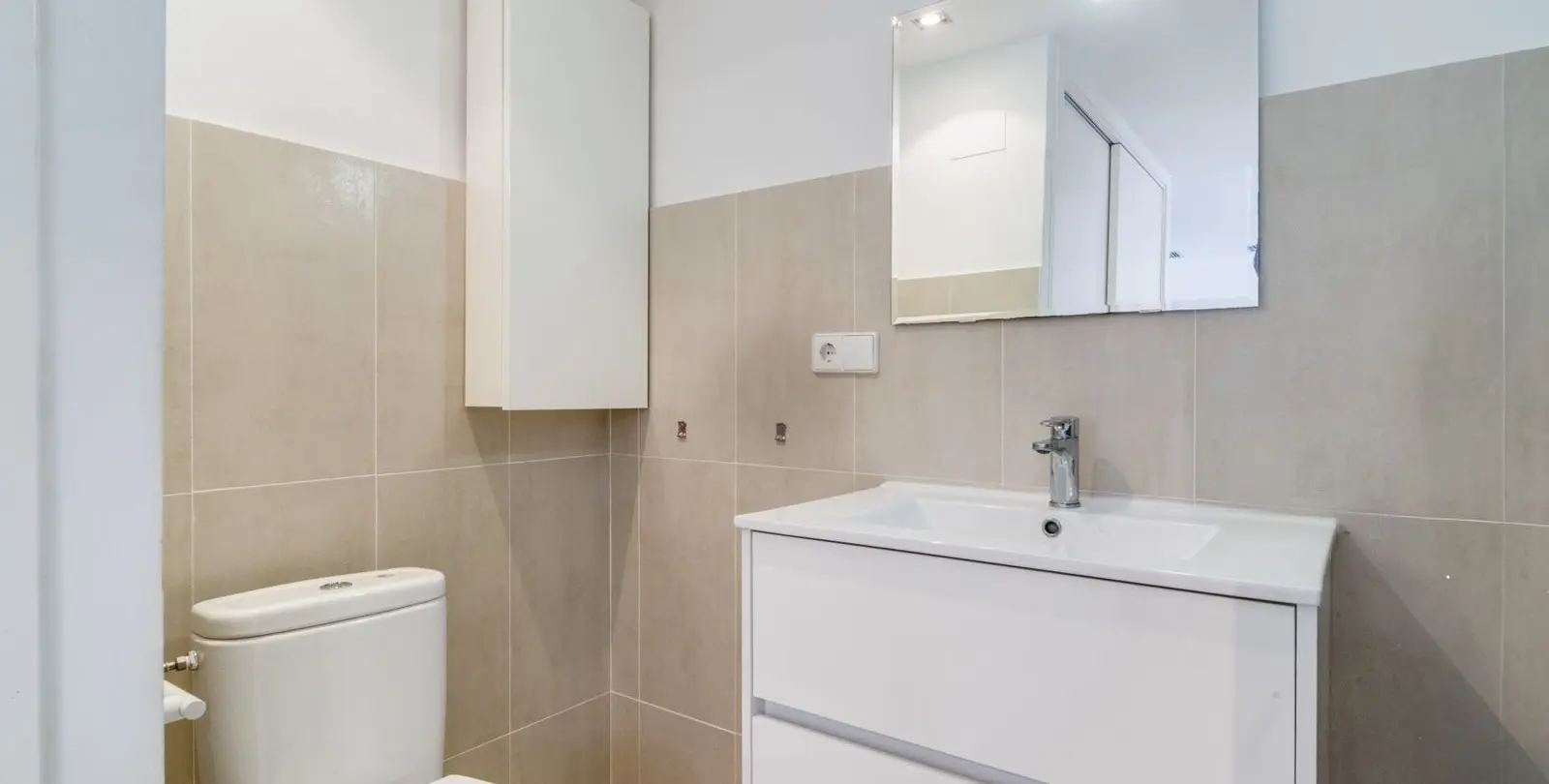 Long-term rent of middle floor apartment in Puerto Banús 20