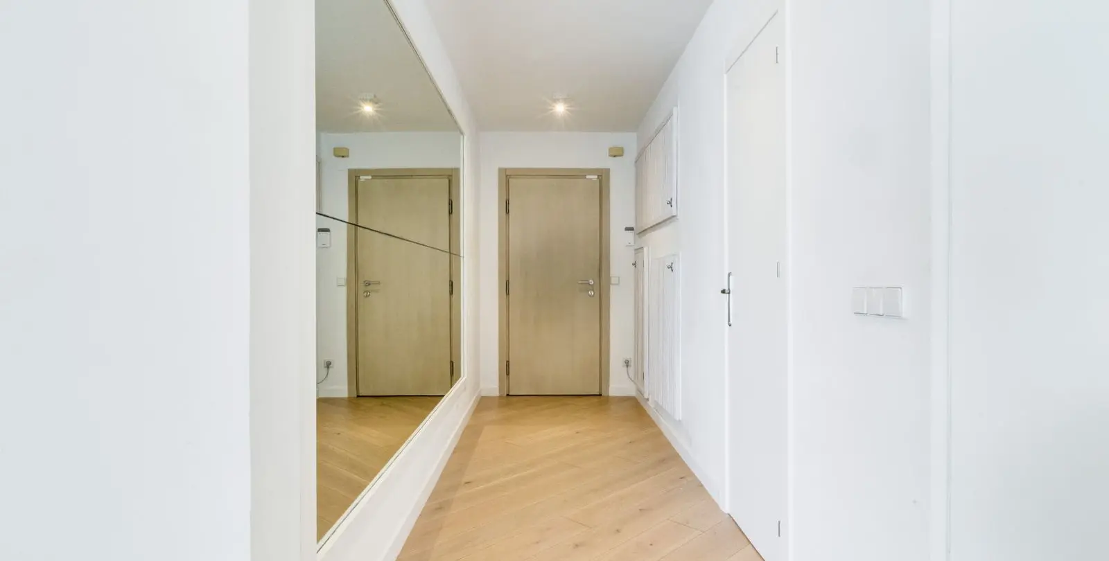 Long-term rent of middle floor apartment in Puerto Banús 21