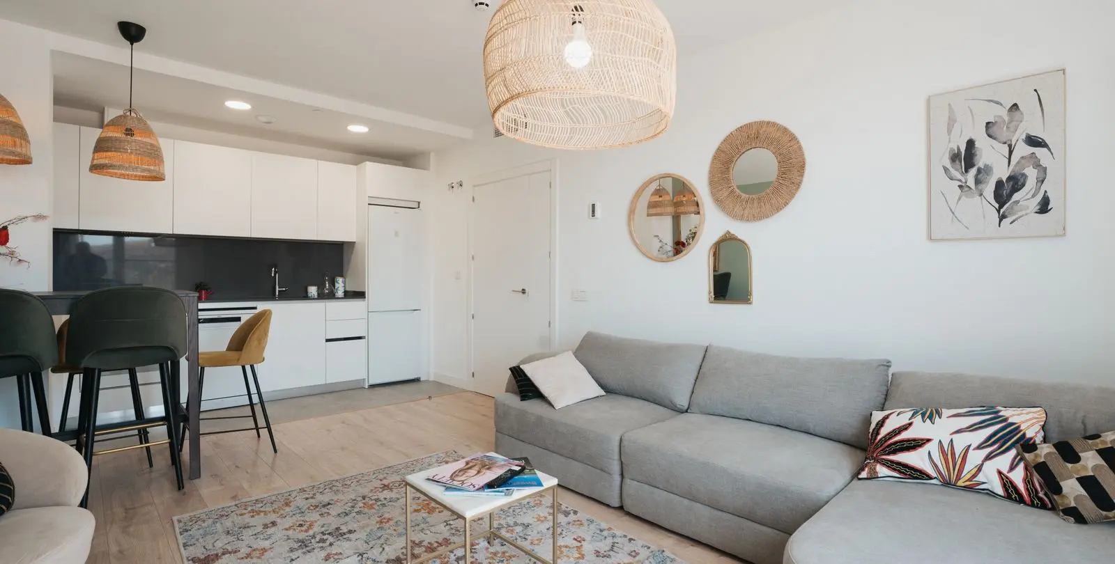 Sale of penthouse in Martiricos 4