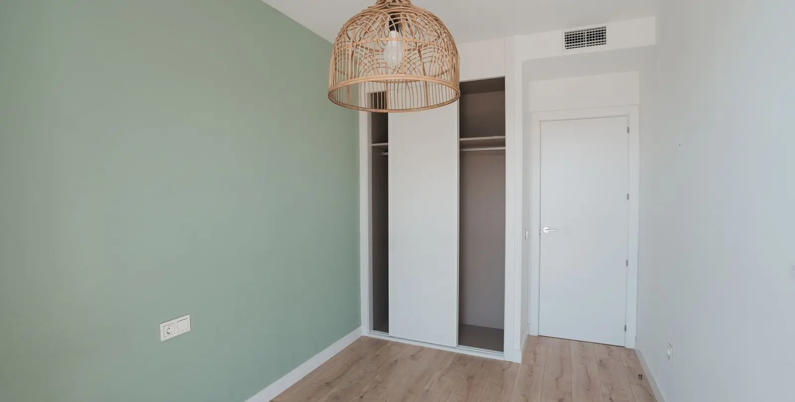 Sale of penthouse in Martiricos 9