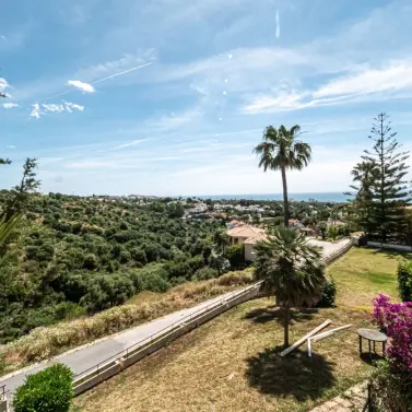 Sale of townhouse in Calahonda