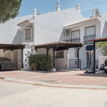 Sale of townhouse in Calahonda