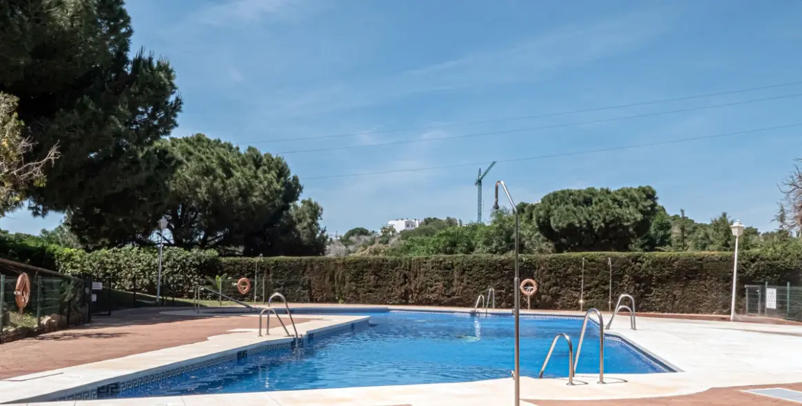 Sale of townhouse in Calahonda 6