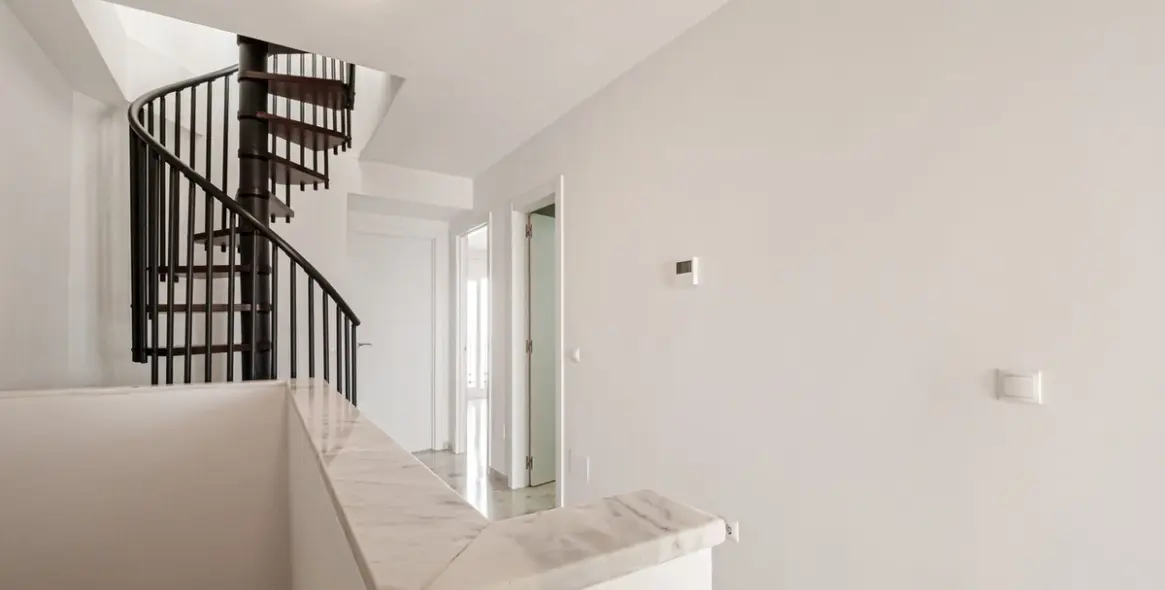 Sale of townhouse in Calahonda 17
