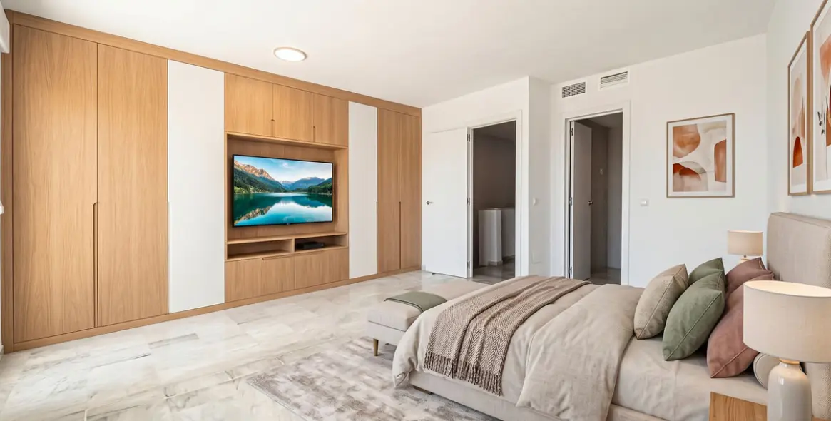 Sale of townhouse in Calahonda 33