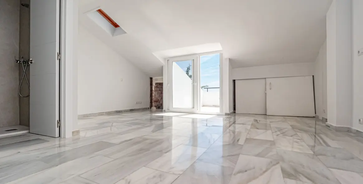 Sale of townhouse in Calahonda 48