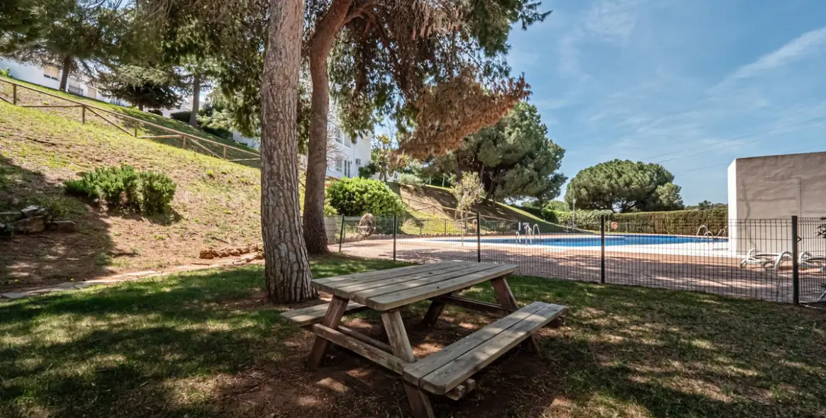 Sale of townhouse in Calahonda 61