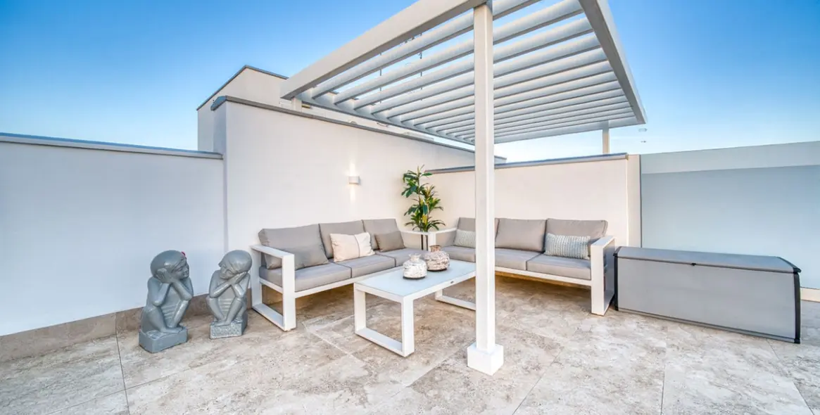 Sale of penthouse in Estepona 5