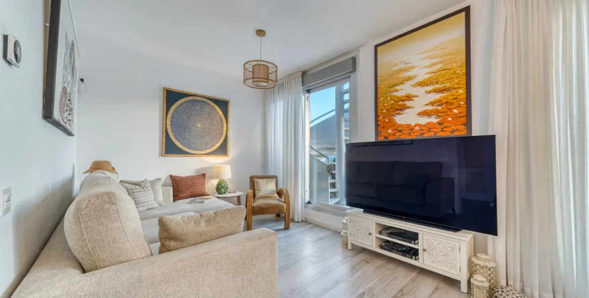 Sale of penthouse in Estepona 12