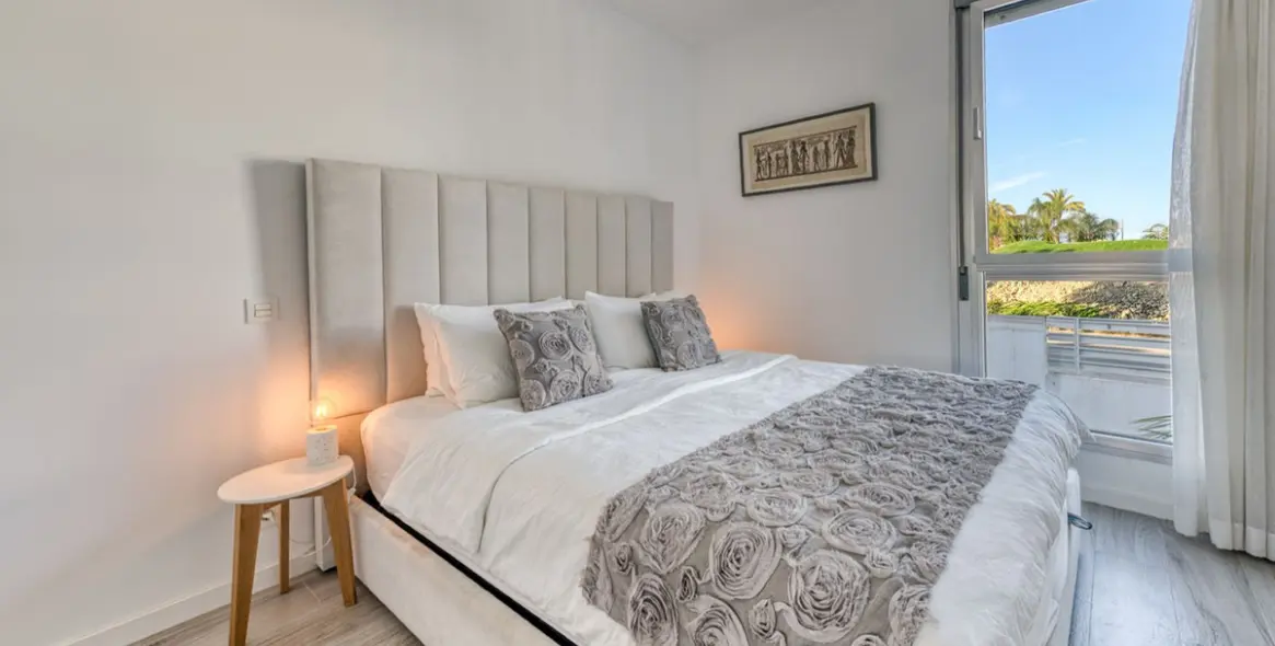 Sale of penthouse in Estepona 16