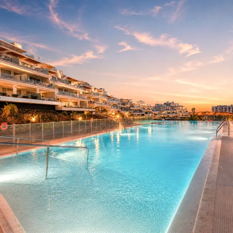 Sale of penthouse in Estepona