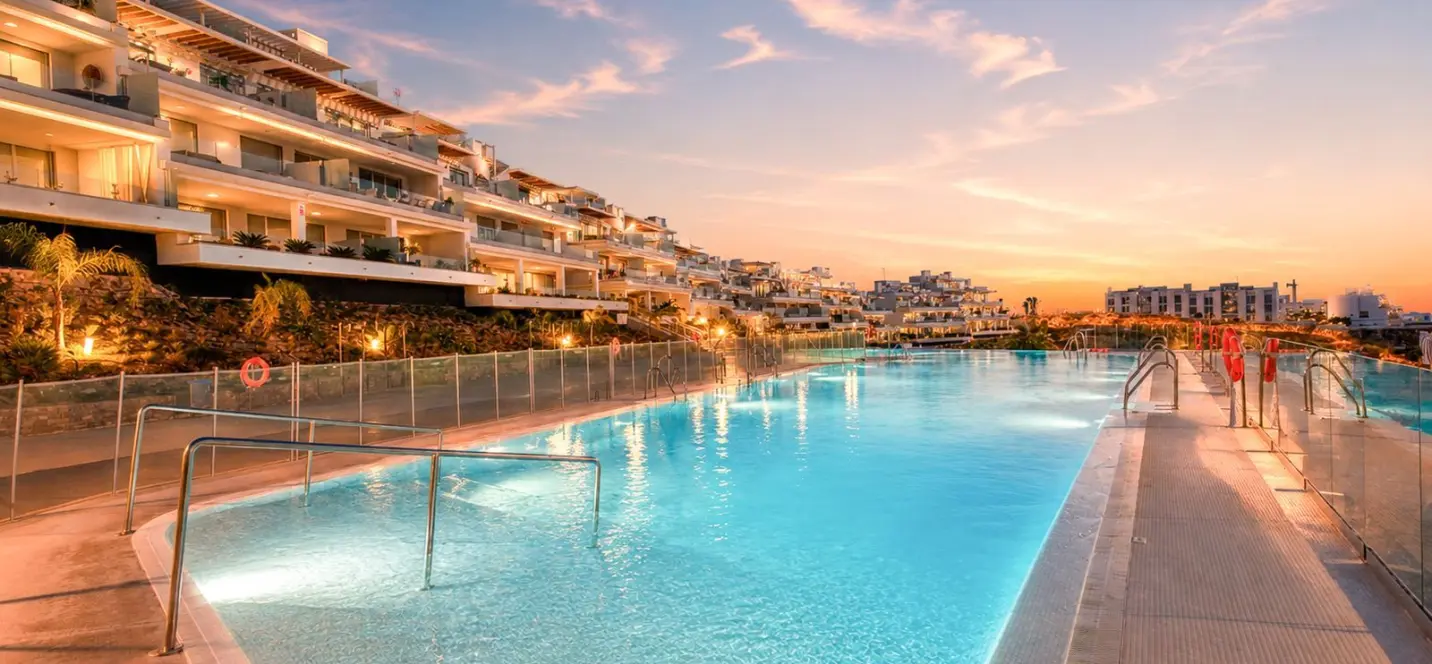 Sale of penthouse in Estepona 1
