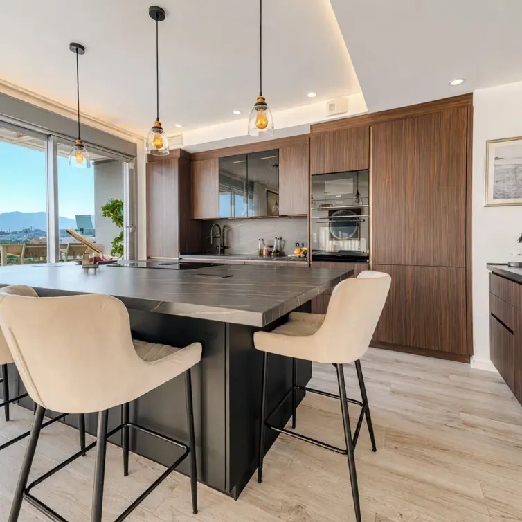 Sale of penthouse in Estepona