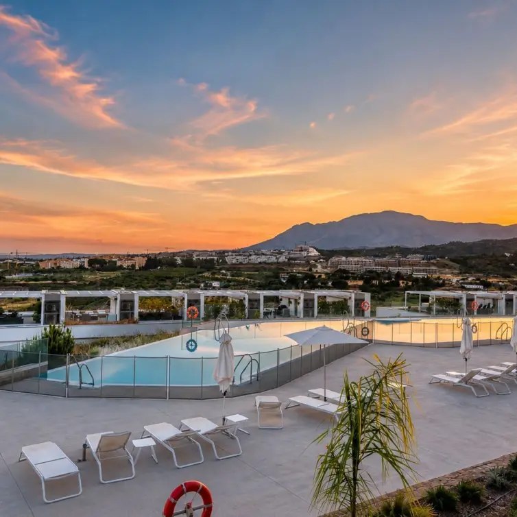 Sale of penthouse in Estepona