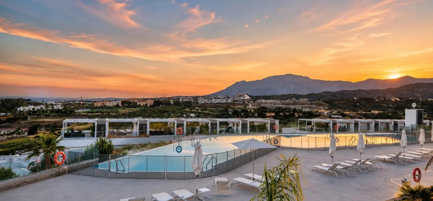 Sale of penthouse in Estepona 3