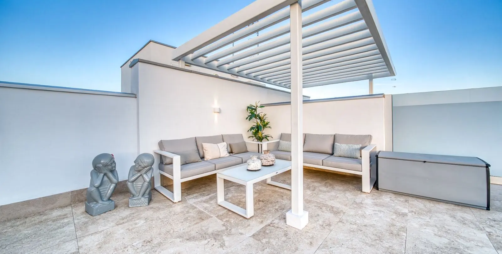 Sale of penthouse in Estepona 5