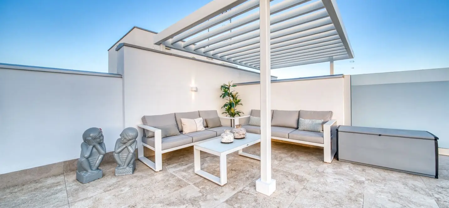 Sale of penthouse in Estepona 4