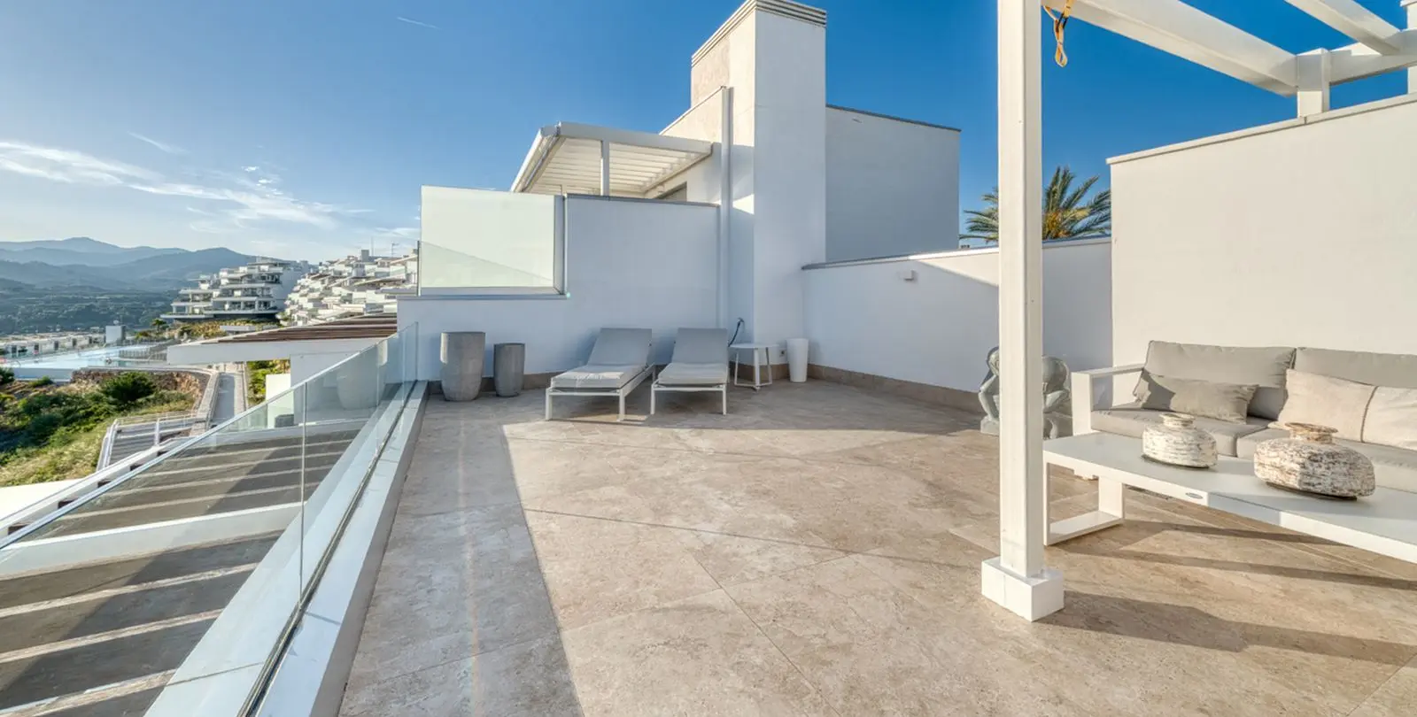 Sale of penthouse in Estepona 20