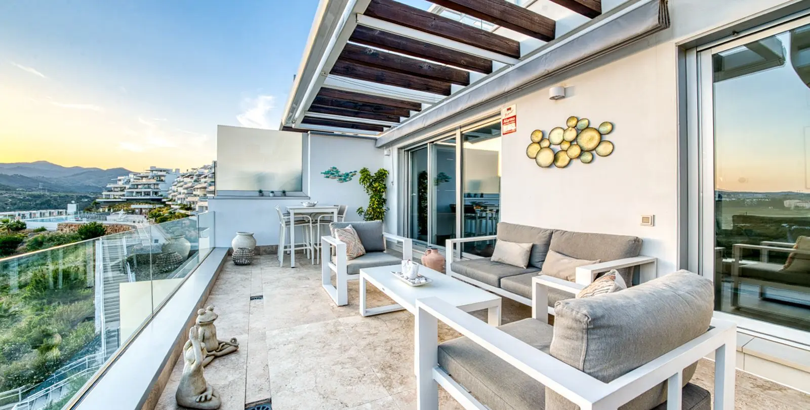 Sale of penthouse in Estepona 24