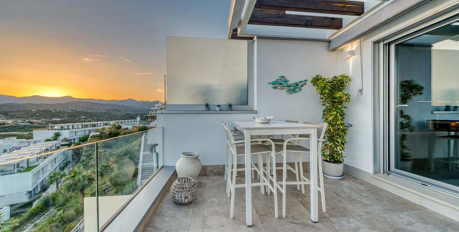 Sale of penthouse in Estepona 25