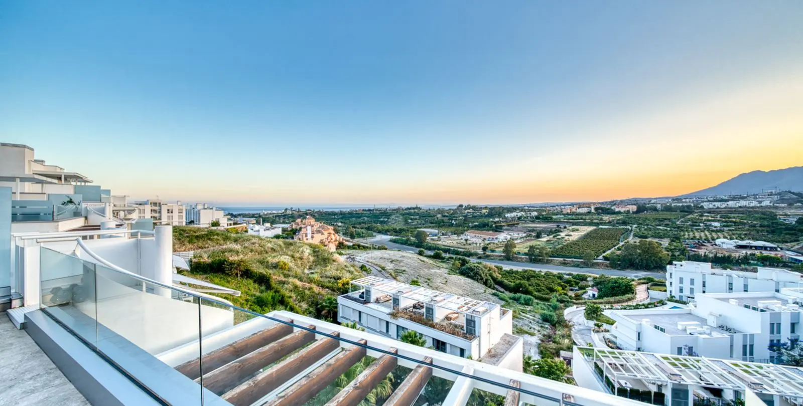 Sale of penthouse in Estepona 29