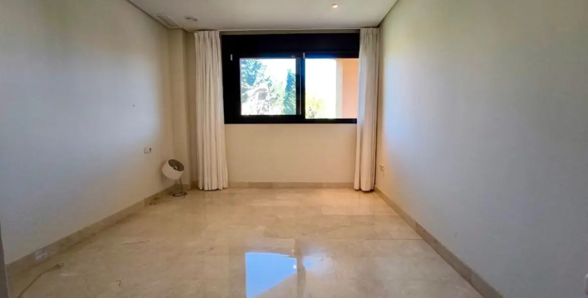 Sale of penthouse in Puerto Banús 16