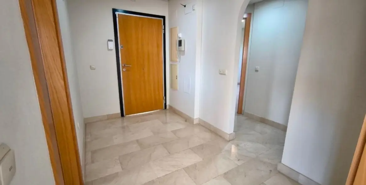 Sale of penthouse in Puerto Banús 30