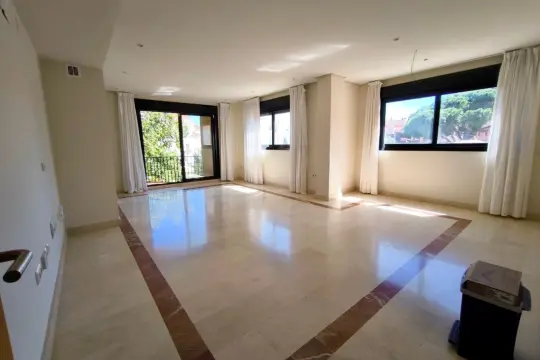 Image 4 thumb